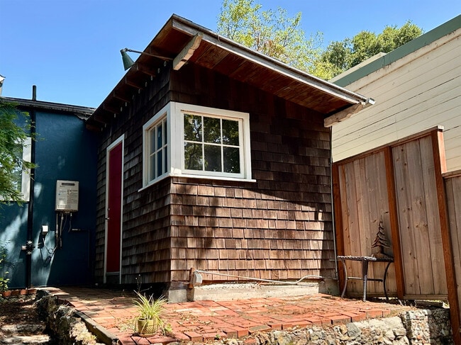1908 Napa Ave, Unit Cottage in Berkeley, CA - Building Photo - Building Photo
