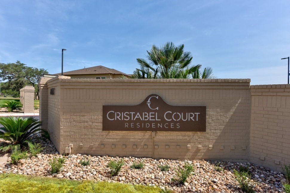 Cristabel Court Residences in San Antonio, TX - Building Photo