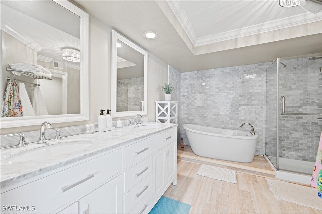 4261 Shetland Ct in Naples, FL - Building Photo