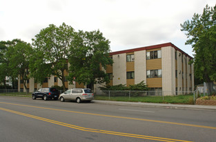 3016 S Cedar Ave in Minneapolis, MN - Foto de edificio - Building Photo