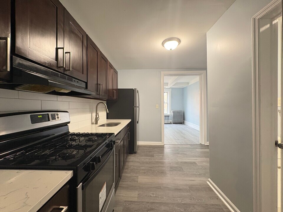 85 Carnegie Ave, Unit 1 in East Orange, NJ - Building Photo