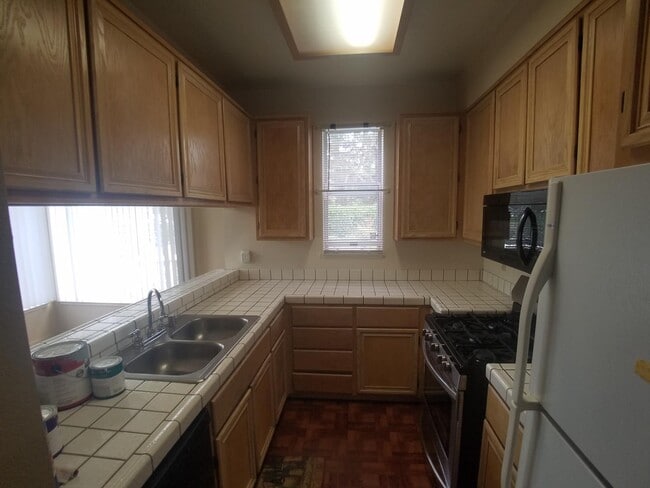 310 Commodore Dr in Richmond, CA - Building Photo - Building Photo