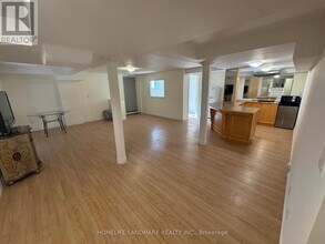 71 Holly Dr in Richmond Hill, ON - Building Photo - Building Photo