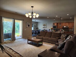 2243 Butte Creek Dr in Sparks, NV - Foto de edificio - Building Photo