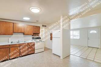 4996 S Highland Dr in Tucson, AZ - Building Photo - Building Photo