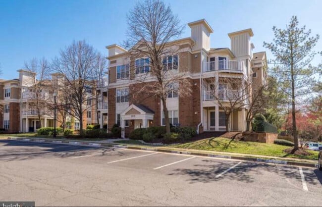 12915 Alton Square in Herndon, VA - Building Photo - Building Photo