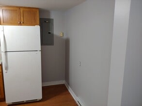 347 Queenston St in St Catharines, ON - Building Photo - Building Photo