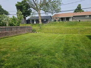 4224 Benton St NE in Cedar Rapids, IA - Building Photo - Building Photo
