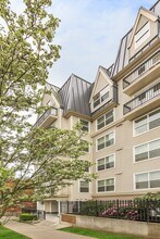 Clearwater Apartments - Star Apartments in Seattle, WA - Building Photo - Building Photo