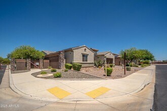 9752 W Rowel Rd in Peoria, AZ - Building Photo - Building Photo