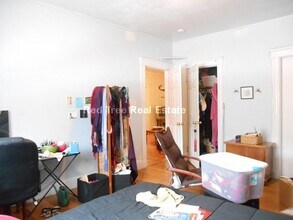 40 Orchard Rd, Unit 1 in Brookline, MA - Building Photo - Building Photo