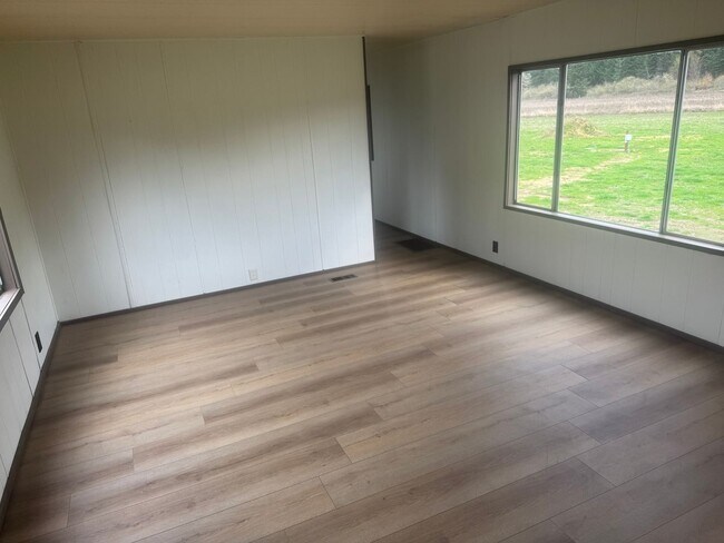 property at 27638 Siuslaw Rd