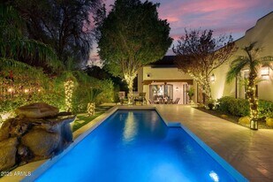 6198 N 28th Pl in Phoenix, AZ - Building Photo