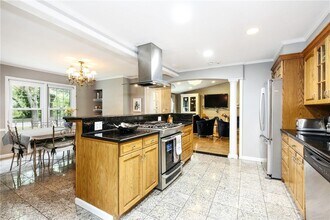39 Palmer Ave in Scarsdale, NY - Building Photo - Building Photo