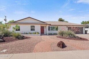 8112 E Virginia Ave in Scottsdale, AZ - Building Photo