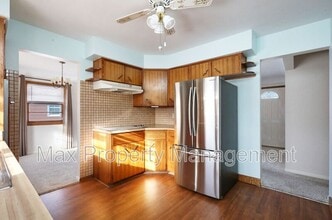 3300 Bel Aire Rd in Des Moines, IA - Building Photo - Building Photo