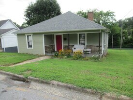 516 Grier St in Lincolnton, NC - Building Photo
