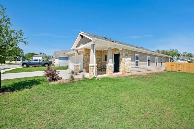 11 Bent Trl Ln in Andice, TX - Building Photo - Building Photo