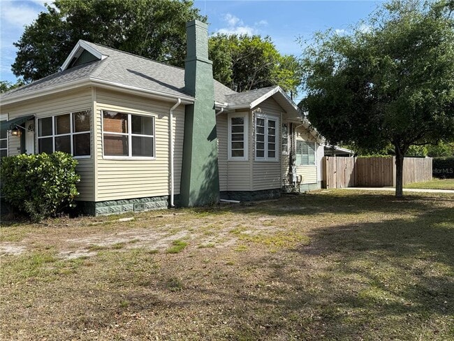 4666 Iris St N in St. Petersburg, FL - Building Photo - Building Photo