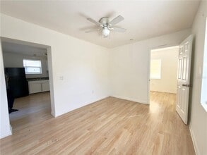 12844 Florida Ave in Astatula, FL - Building Photo - Building Photo