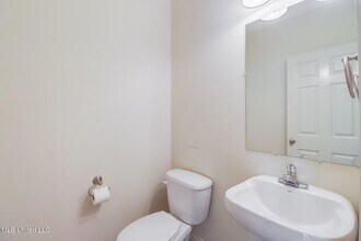 908 Jefferson Dr in Gulfport, MS - Building Photo - Building Photo