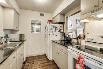 5330 Junius in Dallas, TX - Foto de edificio - Building Photo