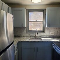 Elizabeth Manor in Agawam, MA - Building Photo