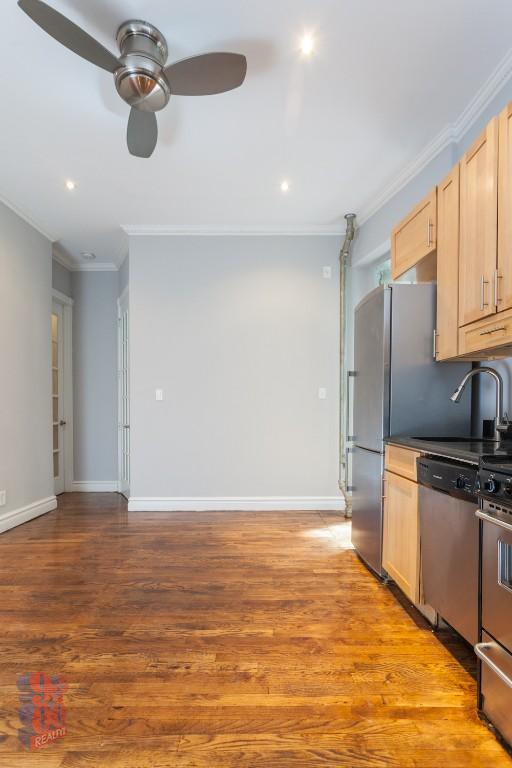 250 Mott St in New York, NY - Building Photo - Building Photo