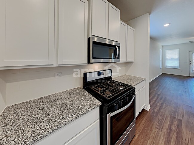 2734 Deerfield Crk in Canyon Lake, TX - Building Photo - Building Photo