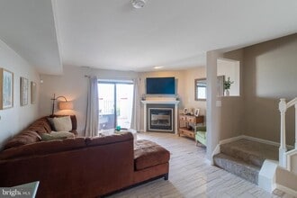 25 Queen Elizabeth Ct in Chester, MD - Building Photo - Building Photo