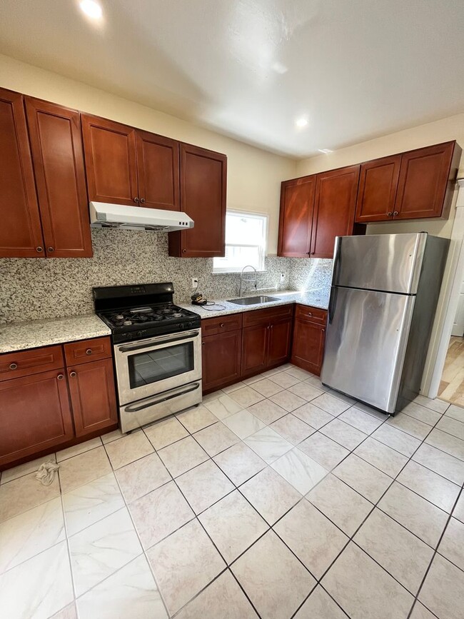 property at 1025-1027 E 17th St