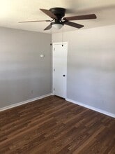 302 Hunter Dr in Ocean Springs, MS - Building Photo - Building Photo