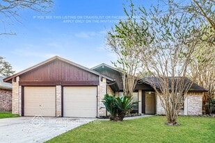 17318 Shrub Oak Dr in Humble, TX - Building Photo