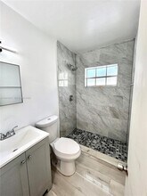 6701 NE Miami Pl in Miami, FL - Building Photo - Building Photo