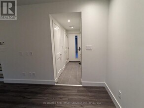 411 Annette St in Toronto, ON - Building Photo - Building Photo