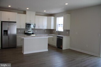 715 Platinum Dr in Phoenixville, PA - Building Photo - Building Photo