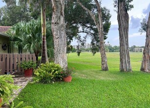 16249 Laurel Dr in Weston, FL - Building Photo - Building Photo