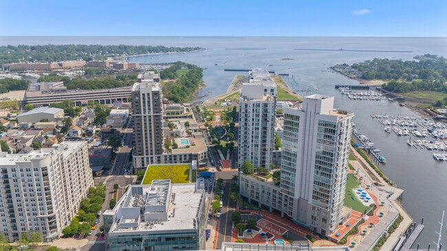 784 Atlantic St in Stamford, CT - Foto de edificio - Building Photo
