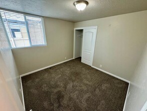 4418 S Rosehaven Ct in West Valley City, UT - Building Photo - Building Photo