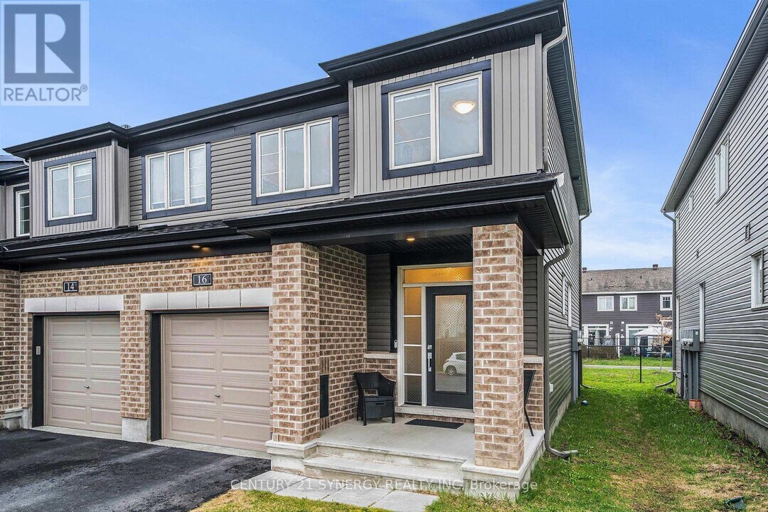 16 Gardenpost Ter in Ottawa, ON - Building Photo