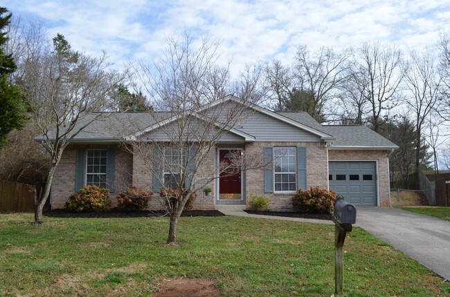 1464 Waynesboro Ln in Knoxville, TN - Building Photo - Building Photo