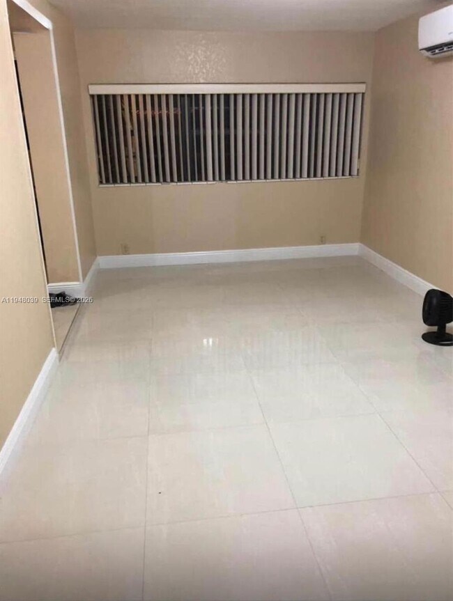 411 W 31st Pl-Unit -1 in Hialeah, FL - Building Photo - Building Photo