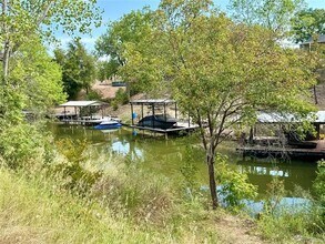 128 Siesta Ct in Granbury, TX - Building Photo - Building Photo