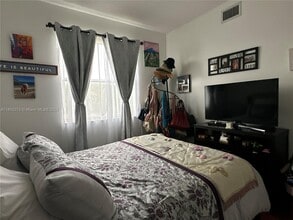 6380 NW 114th Ave, Unit 305 in Doral, FL - Foto de edificio - Building Photo