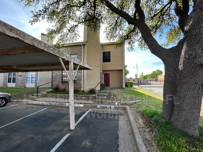 4748 Old Bent Tree Ln in Dallas, TX - Building Photo - Building Photo