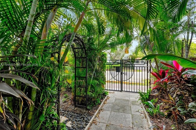 1446 Lenox Ave. in Miami Beach, FL - Building Photo - Building Photo