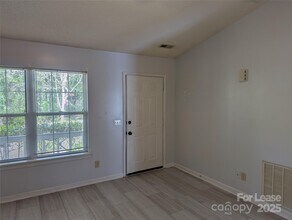 109 Julius Ln in Mooresville, NC - Building Photo - Building Photo
