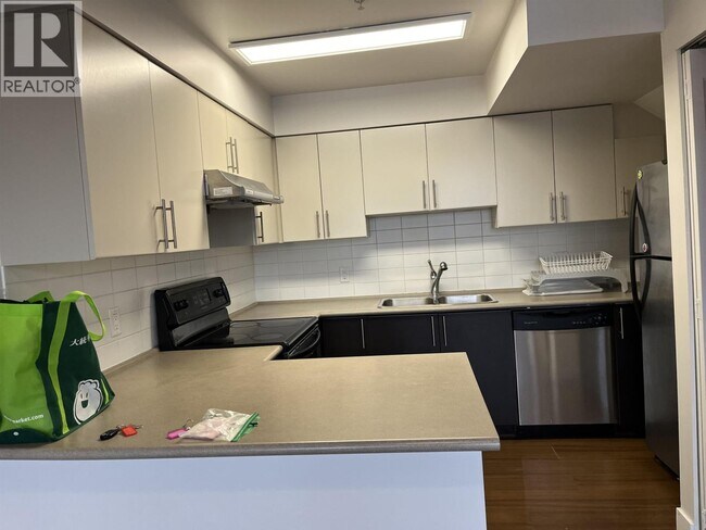 5649 Kings Rd in Vancouver, BC - Building Photo - Building Photo