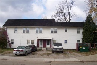 River Place Apartments in Flat Rock, MI - Building Photo - Building Photo