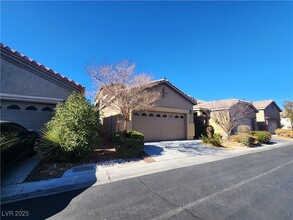 8977 College Green St in Las Vegas, NV - Foto de edificio - Building Photo